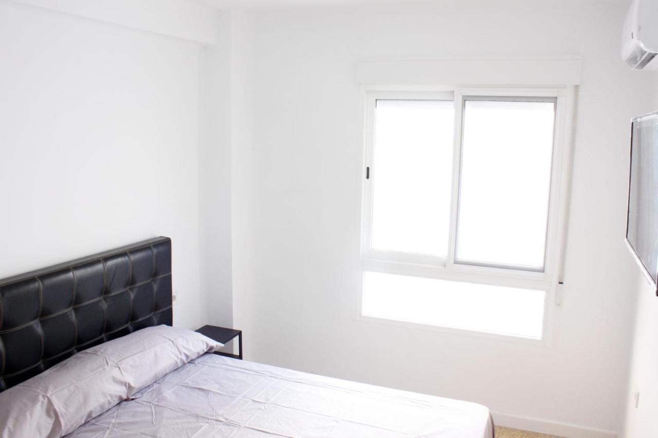 バレンシアApartamento Privado Proximo A Playa Y Ciencias Con Wifiアパートメント エクステリア 写真